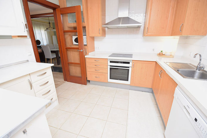 Image No.8-3 Bed Property for sale