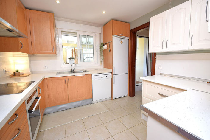 Image No.9-3 Bed Property for sale