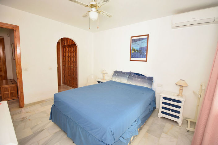 Image No.20-2 Bed Property for sale