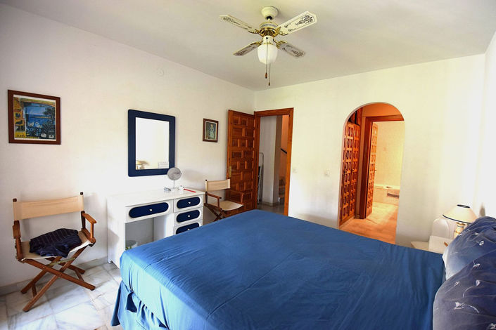 Image No.21-2 Bed Property for sale