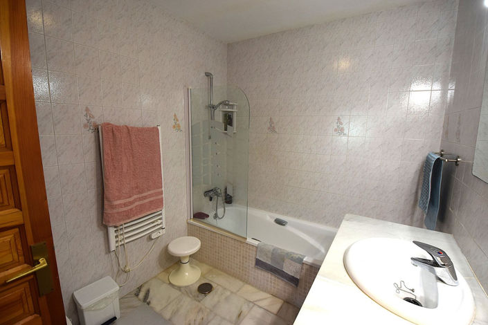 Image No.22-2 Bed Property for sale