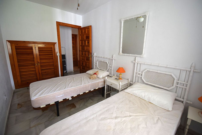 Image No.28-2 Bed Property for sale