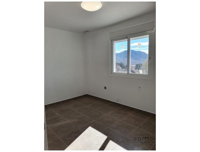 Image No.18-3 Bed Property for sale