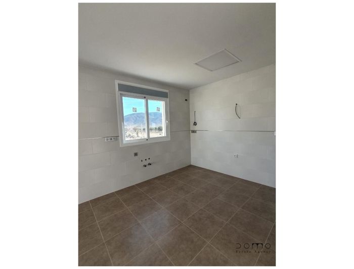 Image No.20-3 Bed Property for sale