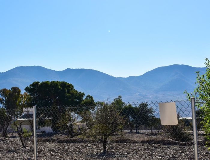 Image No.23-3 Bed Property for sale