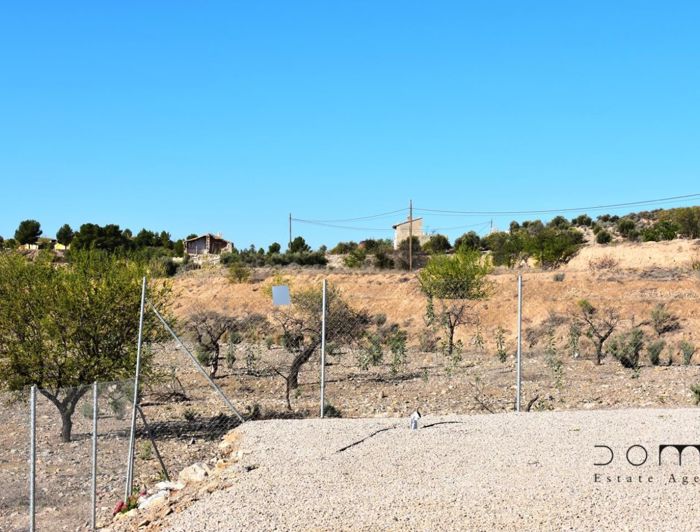 Image No.24-3 Bed Property for sale