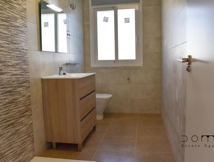 Image No.8-3 Bed Property for sale