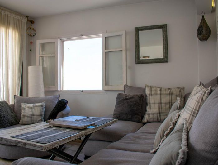 Image No.17-2 Bed Property for sale