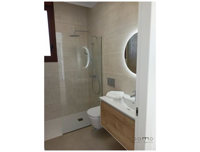 Image No.13-3 Bed Property for sale