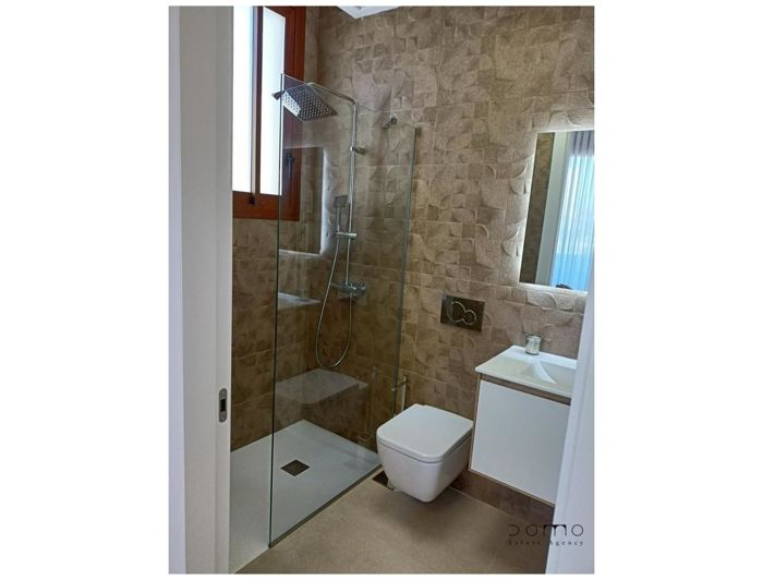 Image No.17-3 Bed Property for sale