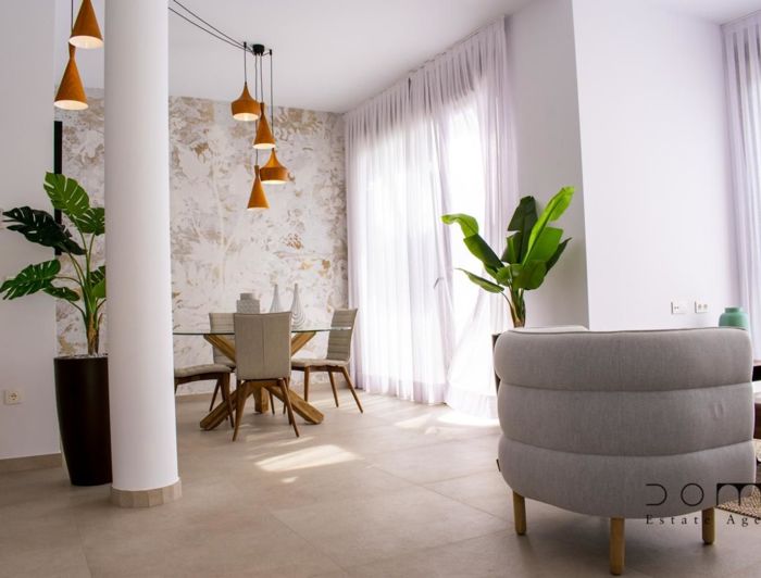 Image No.10-3 Bed Property for sale