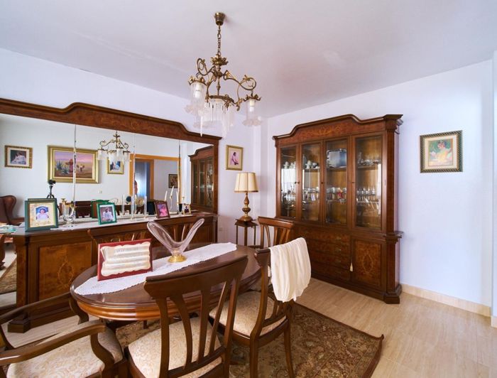 Image No.15-5 Bed Townhouse for sale