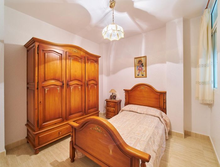 Image No.22-5 Bed Townhouse for sale