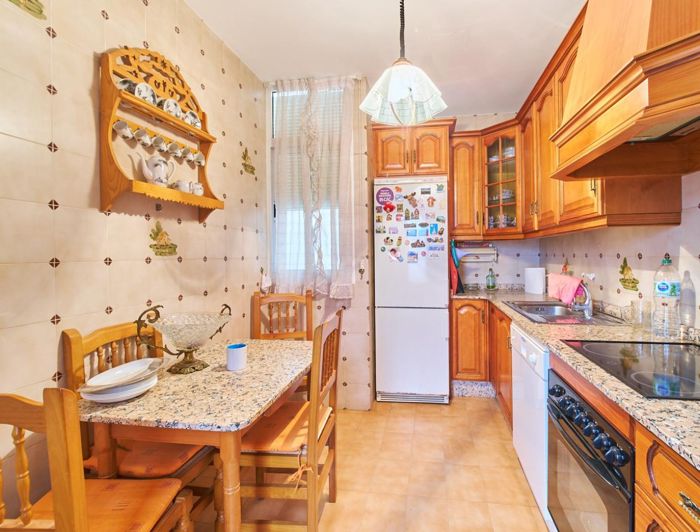 Image No.7-5 Bed Townhouse for sale