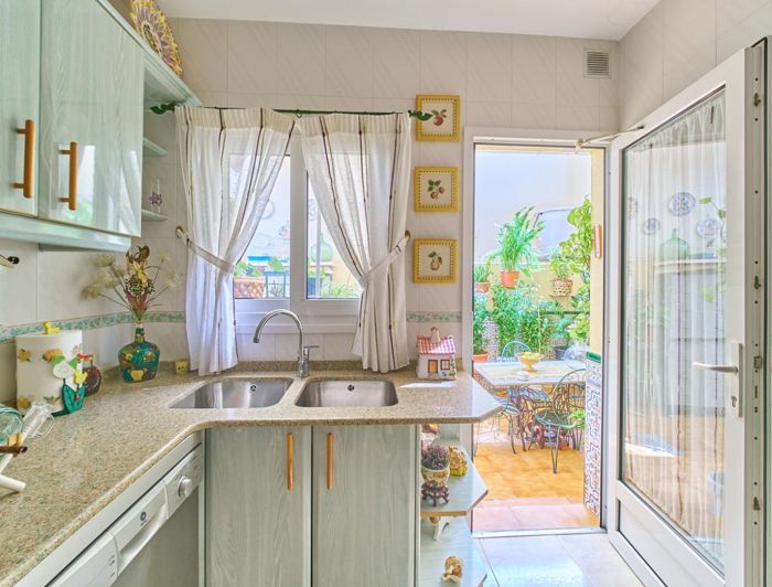 Image No.10-3 Bed Townhouse for sale