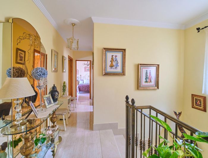 Image No.13-3 Bed Townhouse for sale