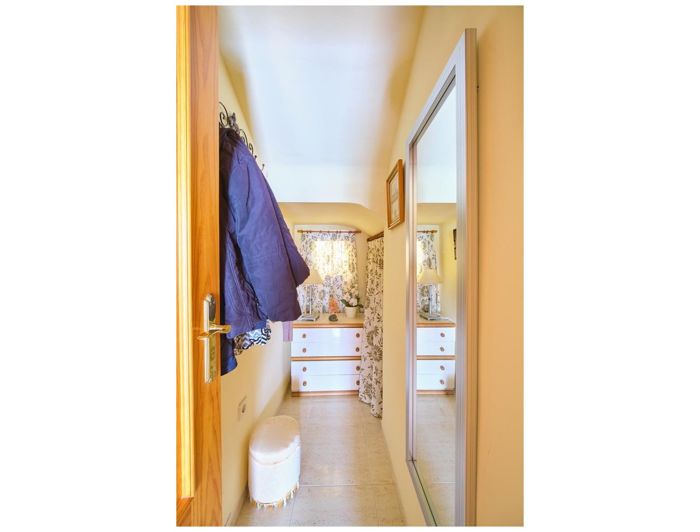 Image No.28-3 Bed Townhouse for sale