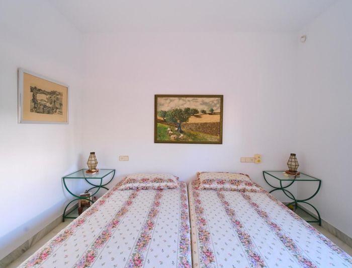 Image No.14-4 Bed Property for sale