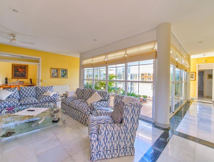 Image No.24-4 Bed Property for sale