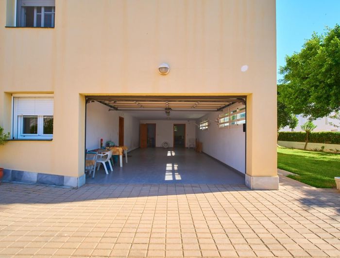 Image No.41-4 Bed Property for sale