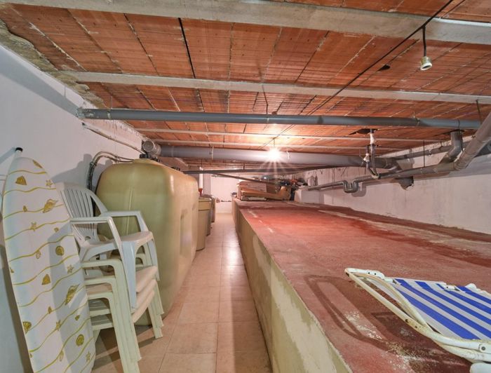 Image No.45-4 Bed Property for sale