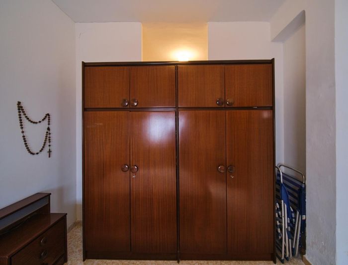 Image No.20-6 Bed Townhouse for sale