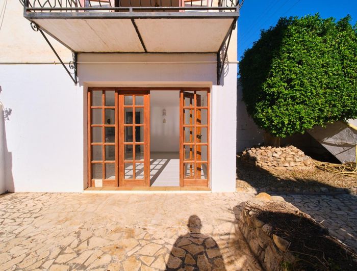 Image No.19-5 Bed Property for sale