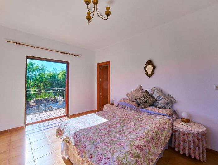 Image No.31-5 Bed Property for sale