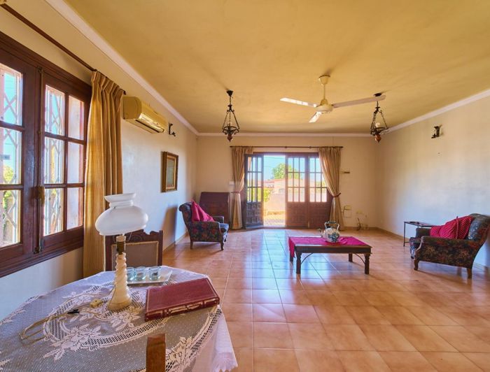 Image No.37-5 Bed Property for sale