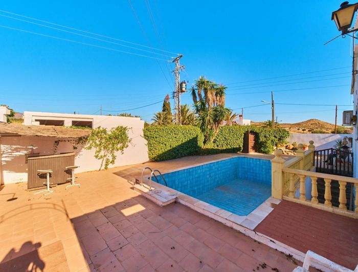 Image No.44-5 Bed Property for sale