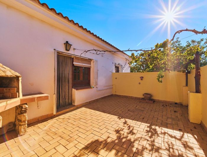 Image No.45-5 Bed Property for sale