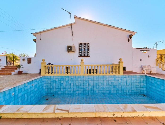 Image No.48-5 Bed Property for sale