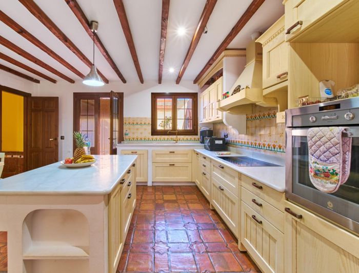 Image No.13-5 Bed Property for sale