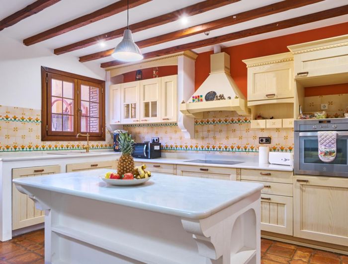 Image No.16-5 Bed Property for sale