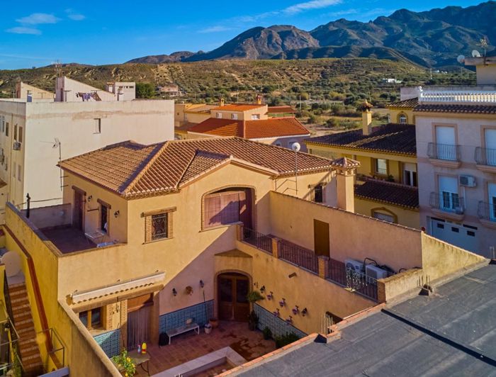Image No.2-5 Bed Villa for sale
