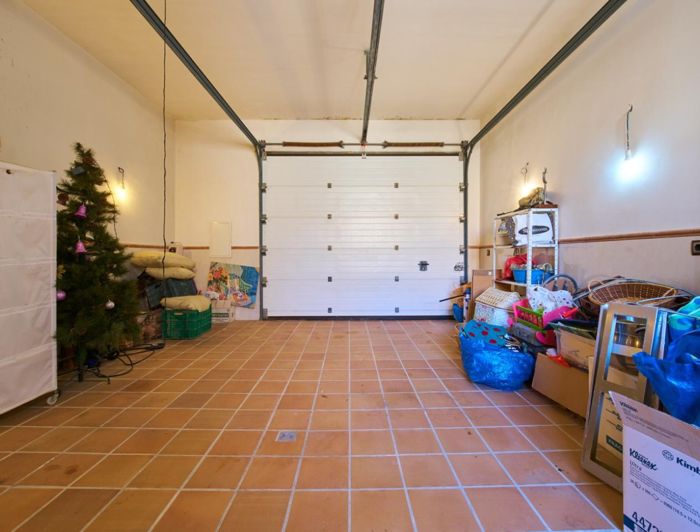 Image No.25-5 Bed Property for sale