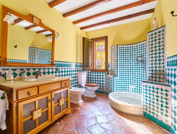 Image No.27-5 Bed Property for sale