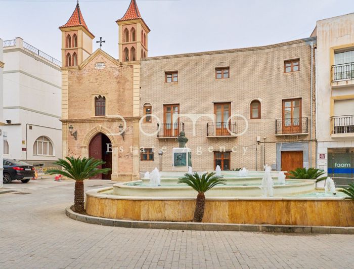 Image No.1-3 Bed Property for sale