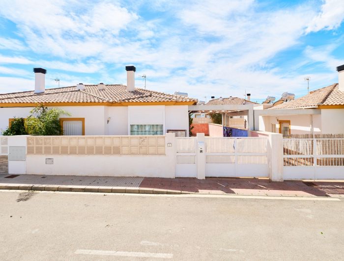 Image No.1-3 Bed Property for sale