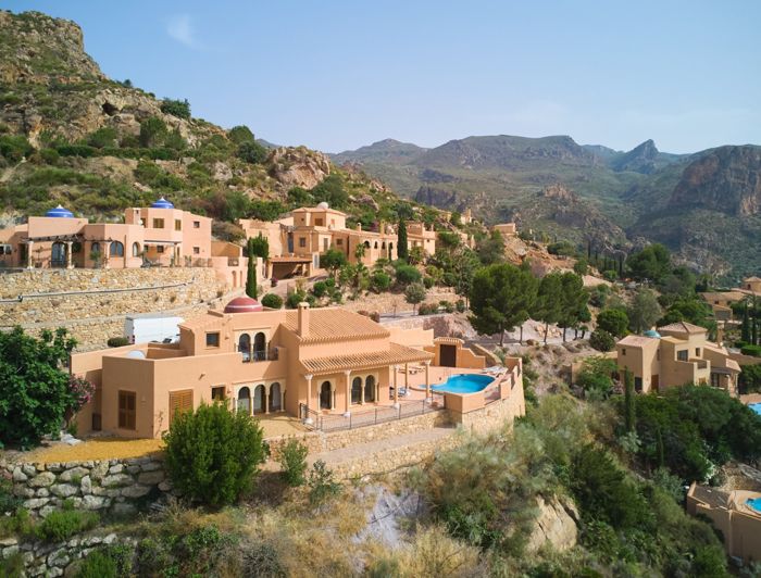 Image No.1-3 Bed Property for sale