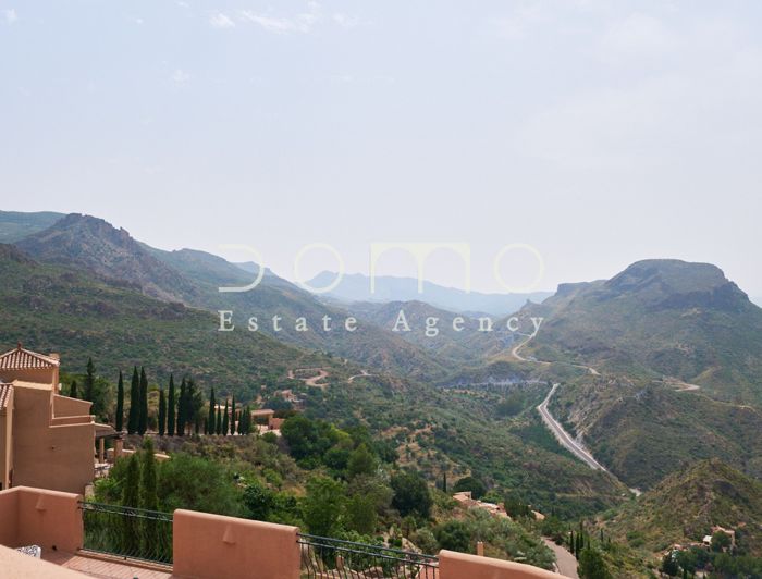 Image No.26-3 Bed Property for sale