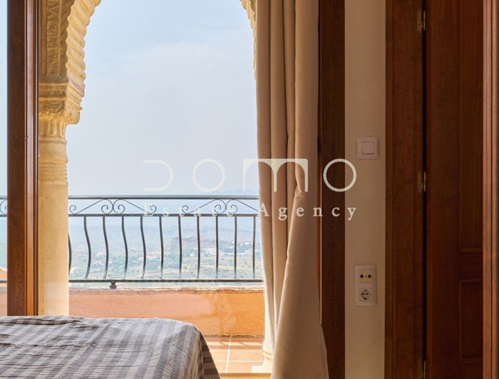 Image No.34-3 Bed Property for sale