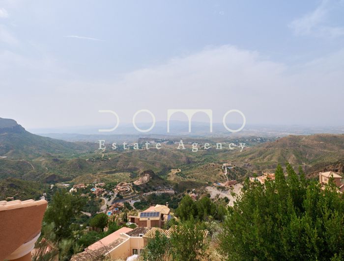 Image No.36-3 Bed Property for sale