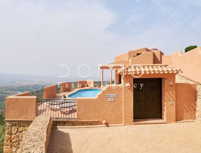 Image No.4-3 Bed Property for sale