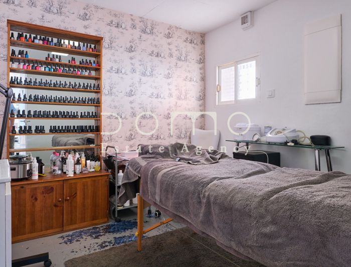 Image No.13-6 Bed Property for sale