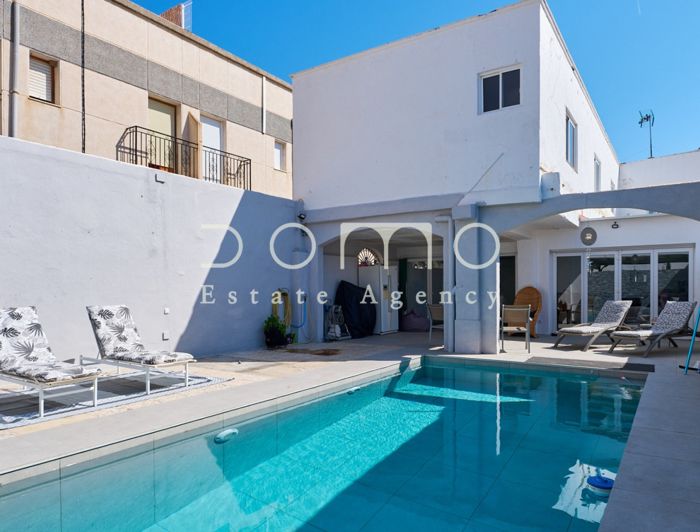 Image No.49-6 Bed Property for sale