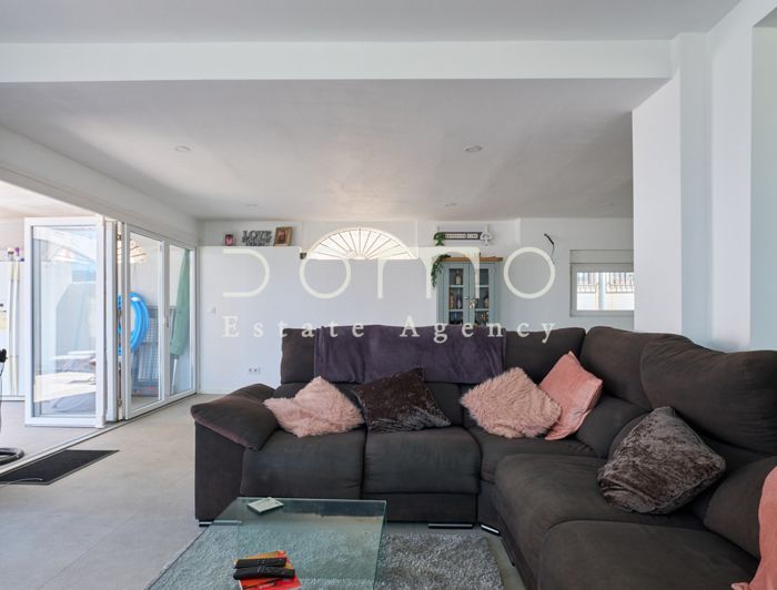 Image No.6-6 Bed Property for sale