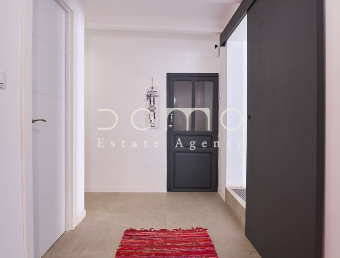 Image No.9-6 Bed Property for sale