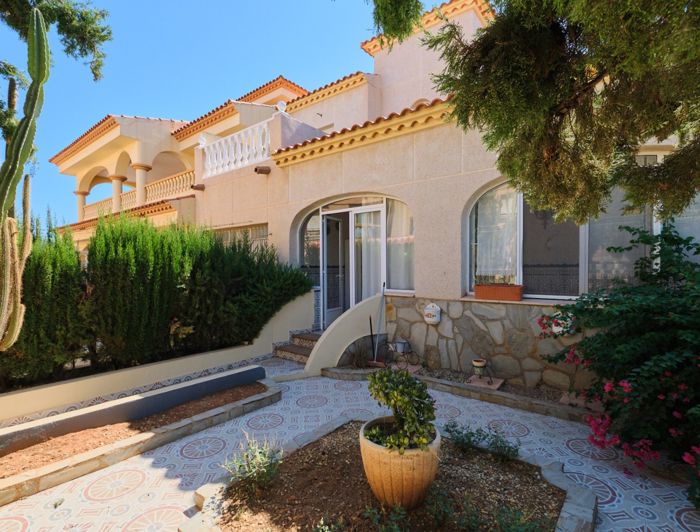 Image No.3-4 Bed Property for sale