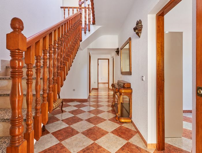 Image No.6-4 Bed Property for sale